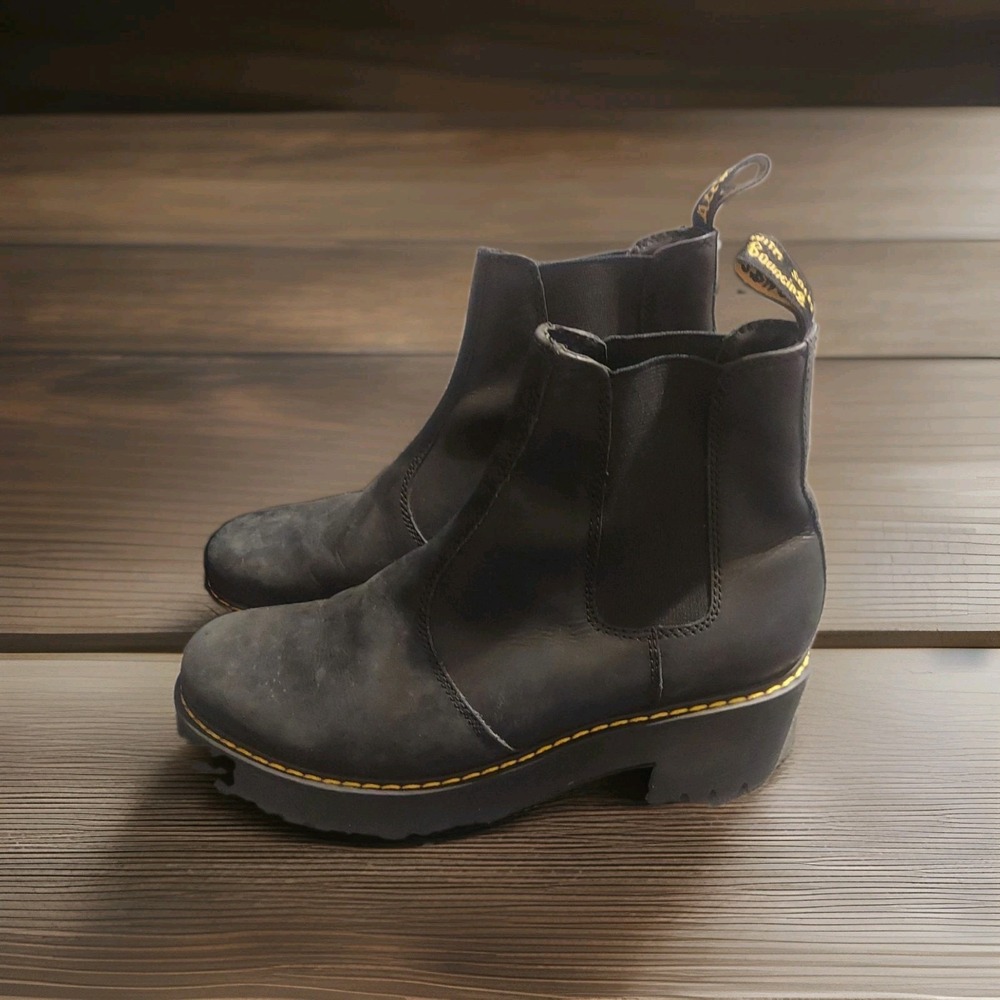 Dr. Martens Women's Rometty Wyoming Leather Platform Chelsea Boot 10 L Black
